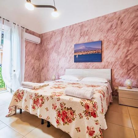 Centro- Benedettini'S Apartament Катания Экстерьер фото